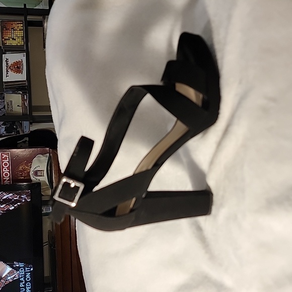 *NWOT Delicious 'Sleepy' sling back heels - Picture 6 of 12